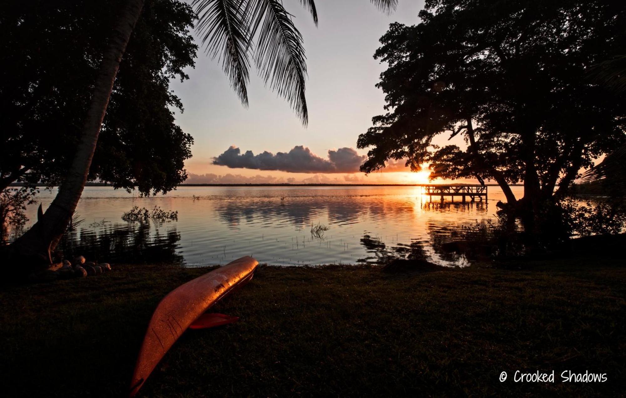 Crooкed Tree Lodge Belize Crooked Tree Bagian luar foto